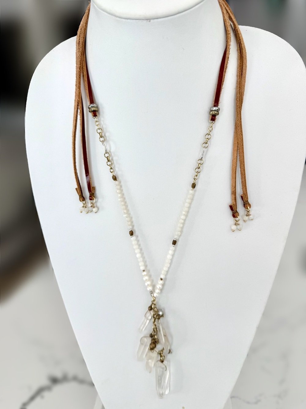 Chan Luu necklace leather , pearls and crystals - Picture 6 of 10